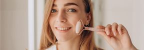 Как делать массаж лица роликом?: Изображение 2